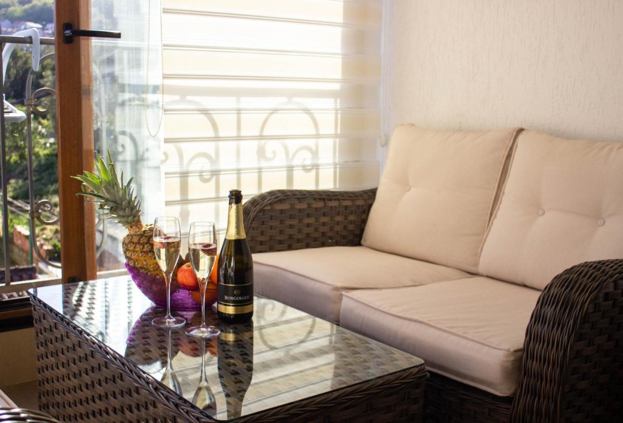 Live By The Sea, Bijela Appartement Rake Buitenkant foto