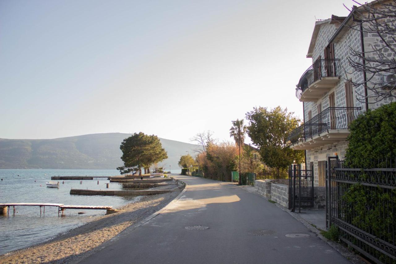 Live By The Sea, Bijela Appartement Rake Buitenkant foto